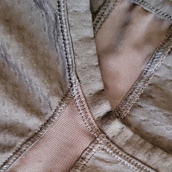 Athleta Black Textured Tee - Picture 3 of 8